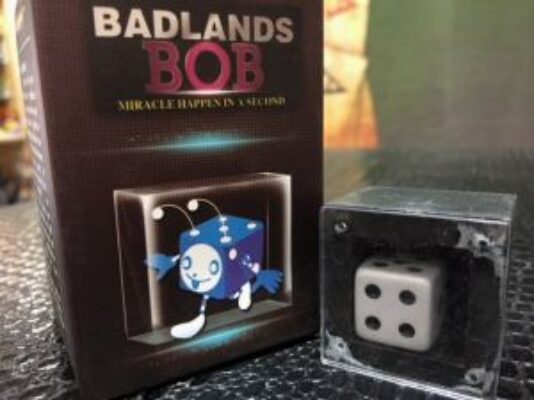 besplodnye-zemli-bob-kosti-trjuk-plastikovye4-534x400 Кубик внутри пластикового куба (BADLANDS BOB) — изображение 1