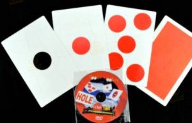 hole-thing1-625x400 Карточный трюк «Черная дыра» — The Whole Thing (With Cards and DVD) — изображение 1